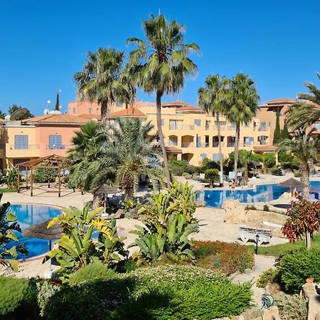 Sunny Limnaria Gardens 2 Bedroom Apartment Paphos Buitenkant foto