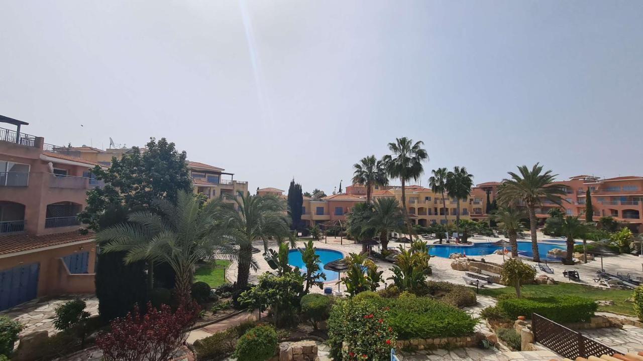Sunny Limnaria Gardens 2 Bedroom Apartment Paphos Buitenkant foto