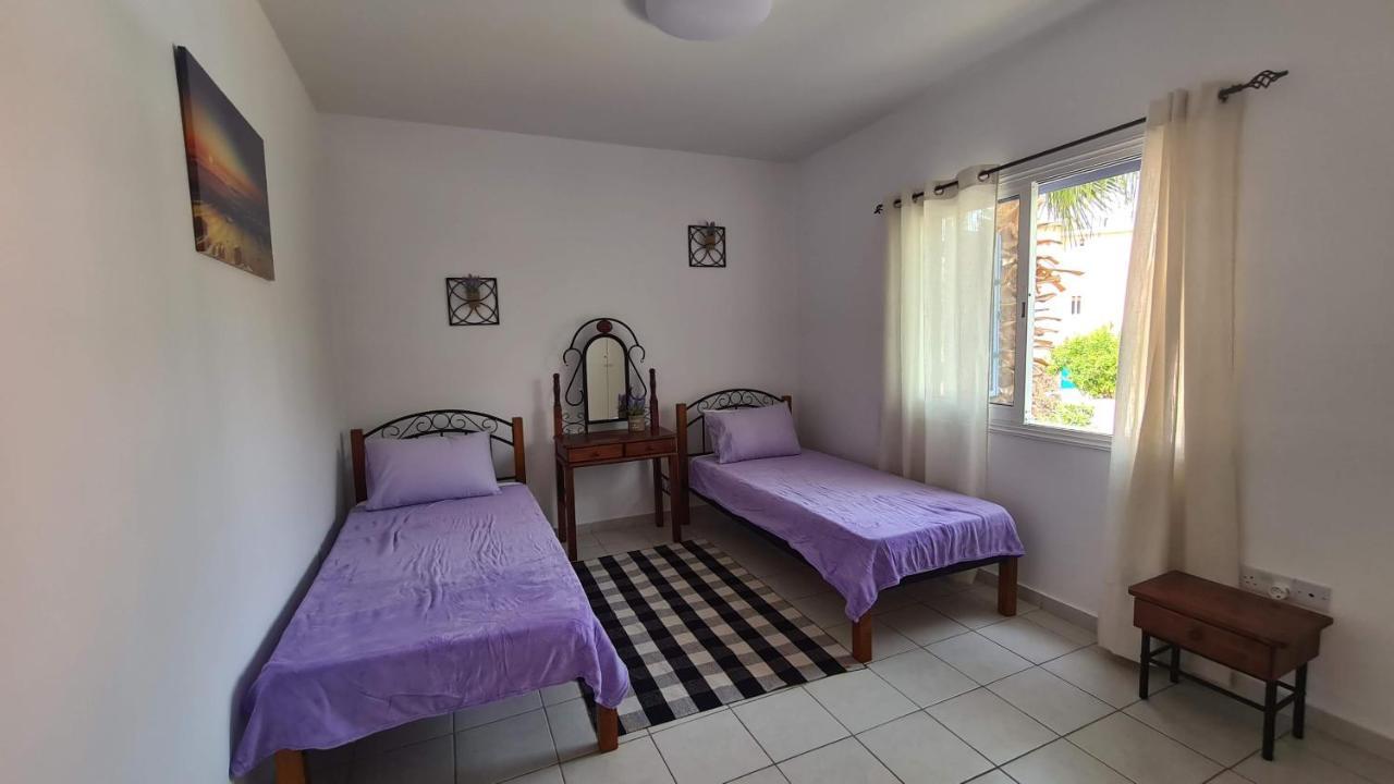 Sunny Limnaria Gardens 2 Bedroom Apartment Paphos Buitenkant foto